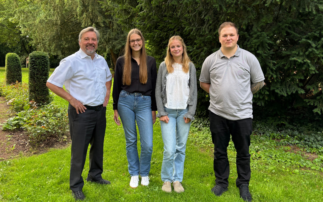 Drei neue Auszubildende bei der Gemeinde Issum